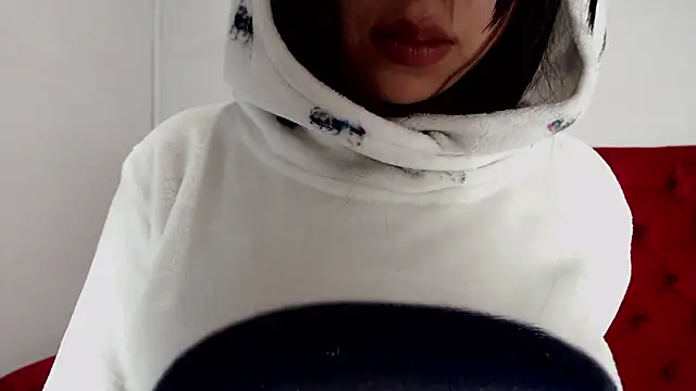 CarolineBrunx online show from 01.13.25