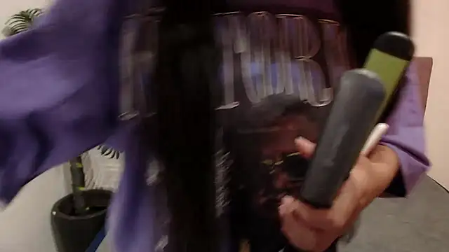 CarolineBrunx online show from 03.04.25