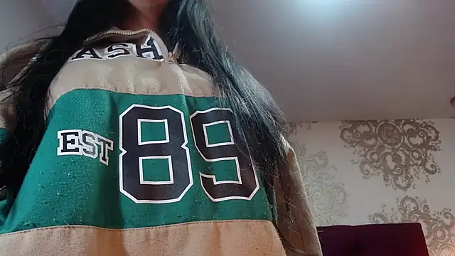 CarolineBrunx online show from 12.18.25