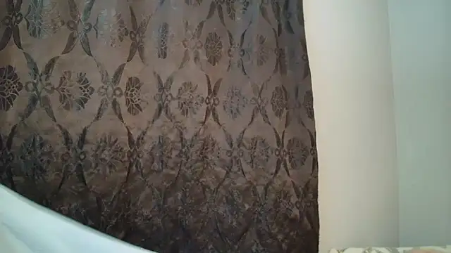 CarolineBrunx online show from 08.04.26