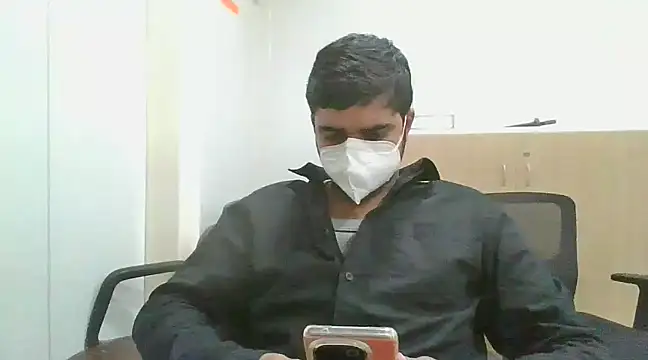 Snapshot of Ishan003 chatting on 12.22.24 Ishan003 online show from 12.22.24