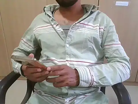 Snapshot of Ishan003 chatting on 03.14.25 Ishan003 online show from 03.14.25