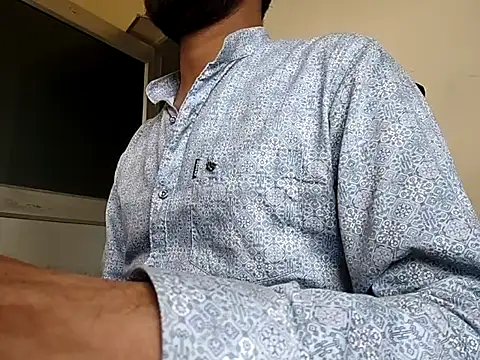 Snapshot of Ishan003 chatting on 09.14.25 Ishan003 online show from 09.14.25