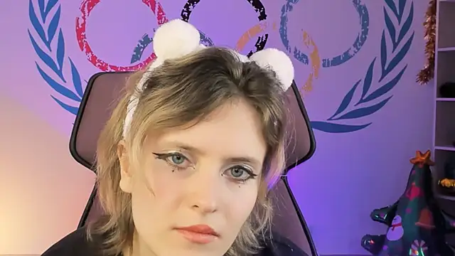 LolaAsmus online show from 12.28.24