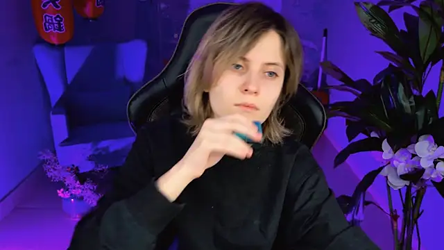 LolaAsmus online show from 02.04.25