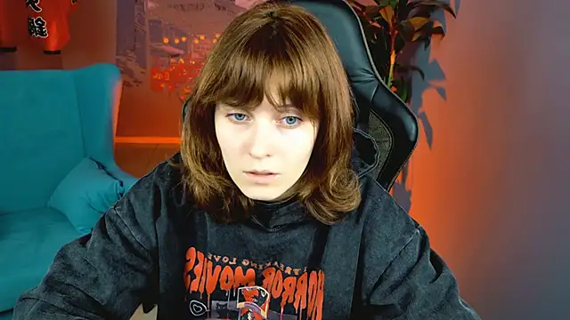 LolaAsmus online show from 10.16.25