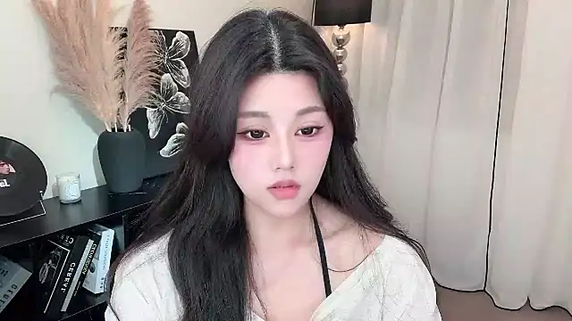 Strawberrybabyy1 online show from 03.04.25