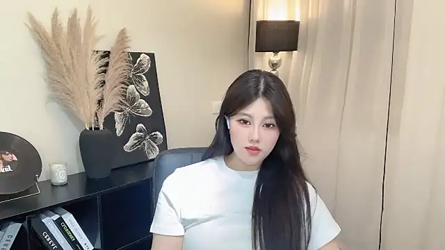 Strawberrybabyy1 online show from 03.10.25