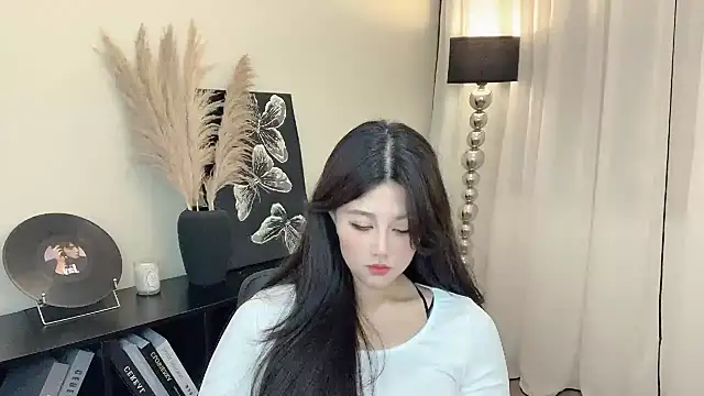 Strawberrybabyy1 online show from 03.12.25