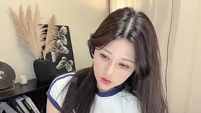 Strawberrybabyy1 online show from 03.13.25