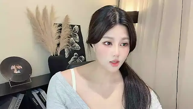 Strawberrybabyy1 online show from 03.15.25