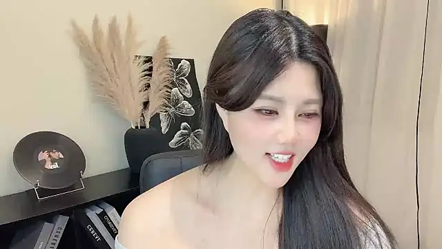 Strawberrybabyy1 online show from 03.15.25