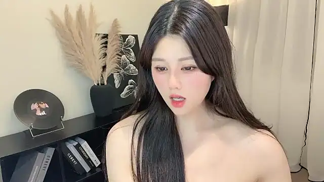 Strawberrybabyy1 online show from 03.20.25