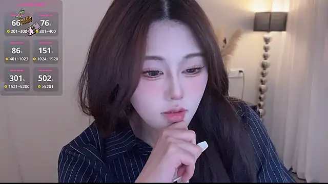 Strawberrybabyy1 online show from 01.10.26