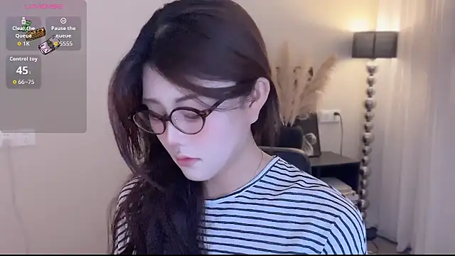 Strawberrybabyy1 online show from 01.13.26