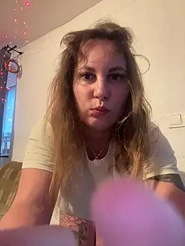 Snapshot of Yanacool007 chatting on 12.17.24 Yanacool007 online show from 12.17.24