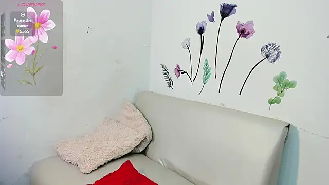 Snapshot of michell___ chatting on 12.06.24 michell online show from 12.06.24