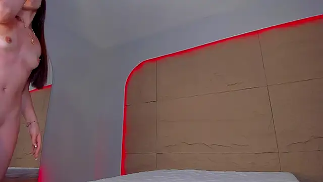 Snapshot of MilaHal_ chatting on 02.27.25 MilaHal online show from 02.27.25