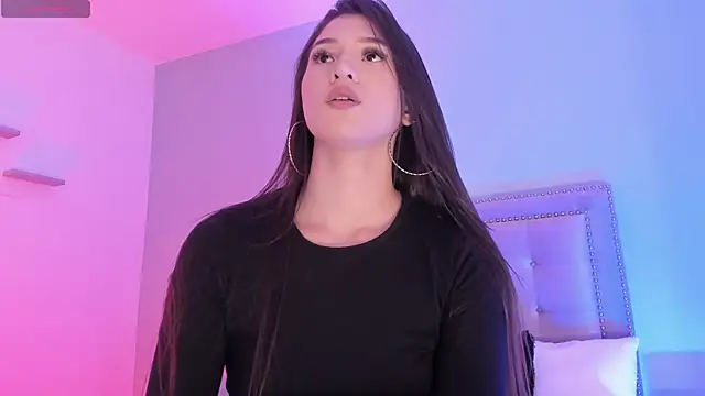 Snapshot of MilaHal_ chatting on 09.27.25 MilaHal online show from 09.27.25