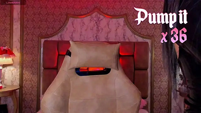 SoffiQueen online show from 11.07.25