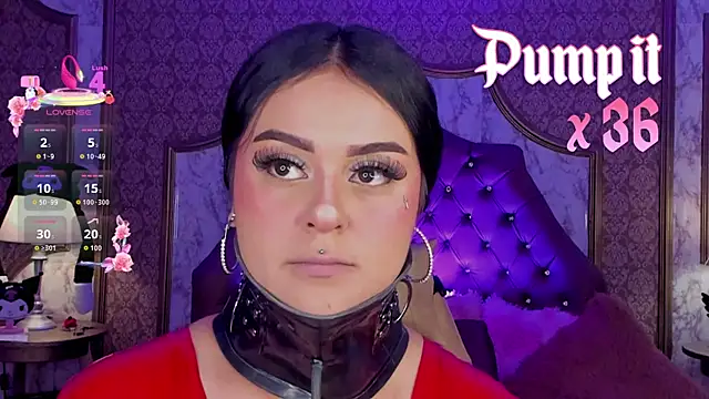 SoffiQueen online show from 04.20.26