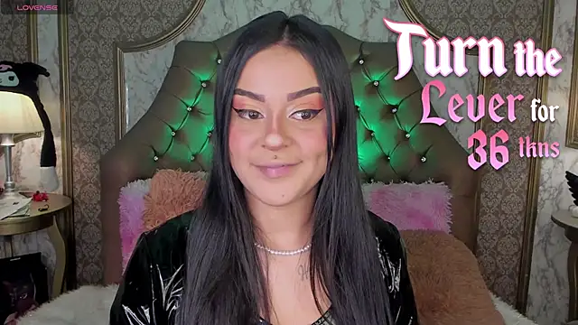 SoffiQueen online show from 05.16.26