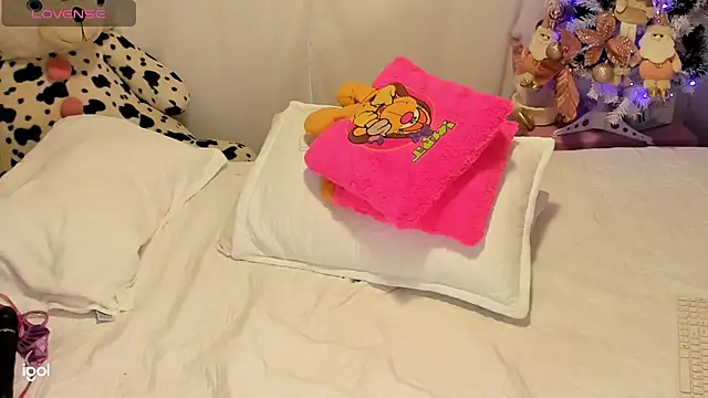 Snapshot of bruneettklaryss chatting on 12.27.24 bruneettklaryss online show from 12.27.24