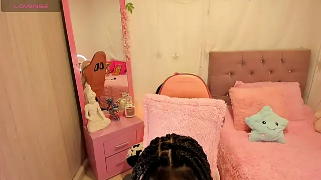 Snapshot of bruneettklaryss chatting on 02.23.25 bruneettklaryss online show from 02.23.25