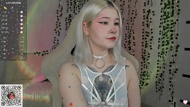 chillycharm online show from 01.23.25