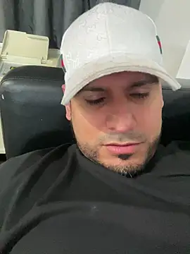 Insaneskillzz69 online show from 04.14.26