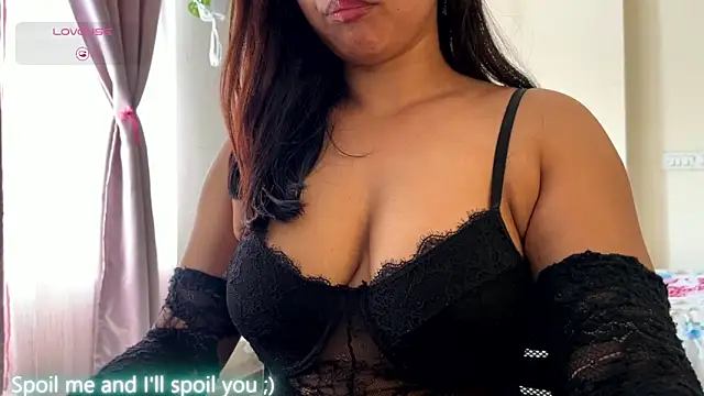 Snapshot of ohh_mona chatting on 03.17.25 ohh mona online show from 03.17.25