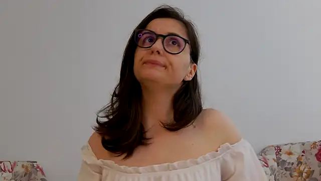 Snapshot of SophieeRain chatting on 09.24.25 SophieeRain online show from 09.24.25