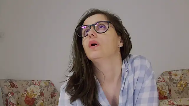 Snapshot of SophieeRain chatting on 10.03.25 SophieeRain online show from 10.03.25