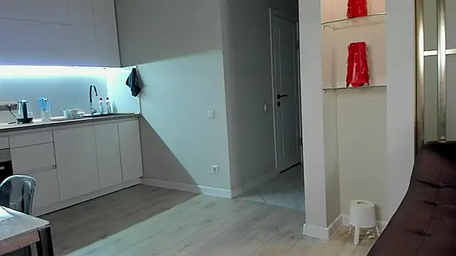 Emma Flin online show from 01.06.25