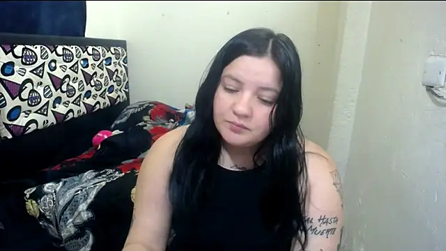 Snapshot of shopyymessyy chatting on 04.22.26 shopyymessyy online show from 04.22.26
