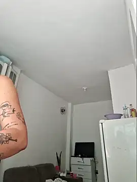 Snapshot of luuhcat09 chatting on 11.14.25 luuhcat09 online show from 11.14.25