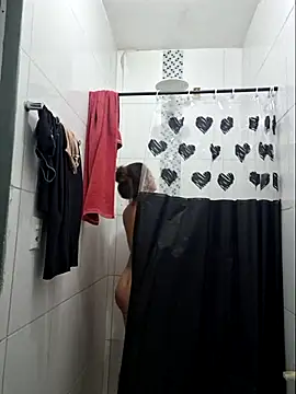 Snapshot of luuhcat09 chatting on 11.17.25 luuhcat09 online show from 11.17.25