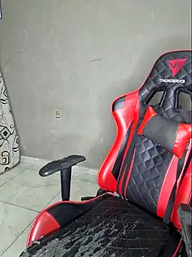 Snapshot of luuhcat09 chatting on 11.20.25 luuhcat09 online show from 11.20.25