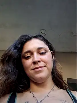 Snapshot of luuhcat09 chatting on 11.21.25 luuhcat09 online show from 11.21.25