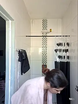 Snapshot of luuhcat09 chatting on 12.01.25 luuhcat09 online show from 12.01.25