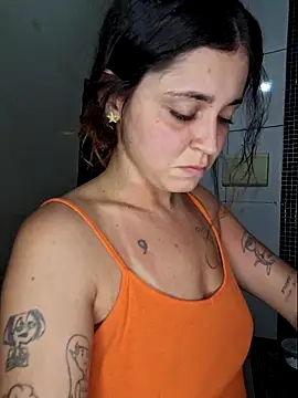 Snapshot of luuhcat09 chatting on 12.23.25 luuhcat09 online show from 12.23.25