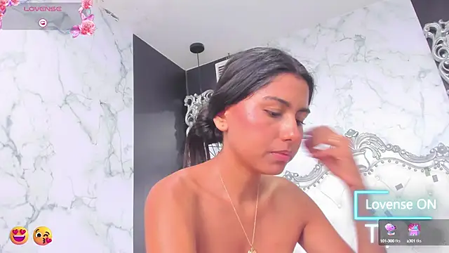 Emmy Cute18 online show from 12.20.24