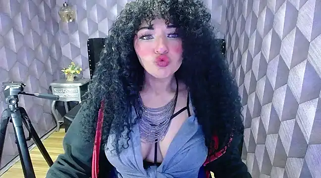 Sofiacowperx online show from 02.08.25