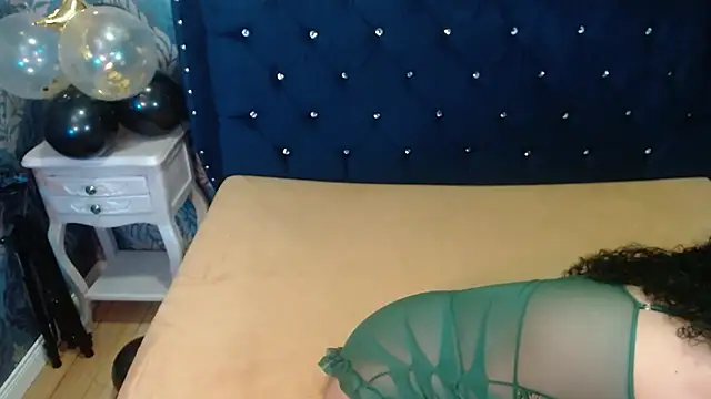 Sofiacowperx online show from 04.10.26