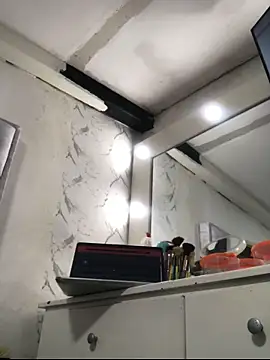 Abigail Cowen online show from 04.04.26