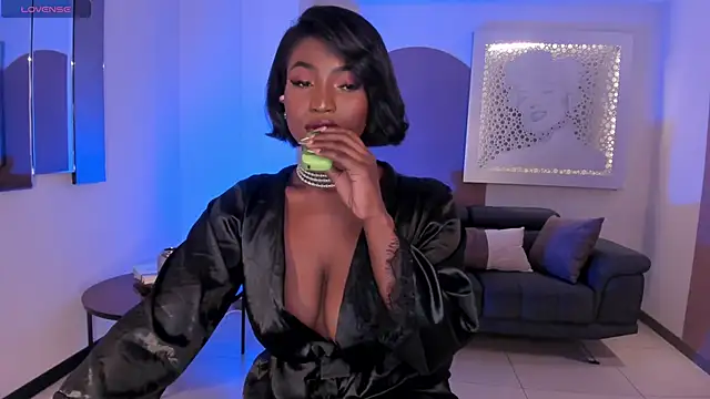 SavannahStorm online show from 02.07.25