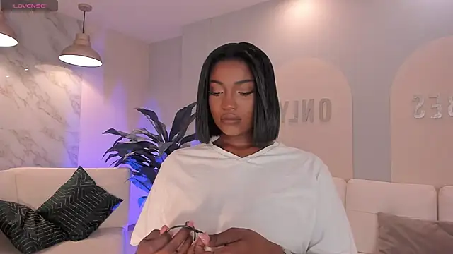 SavannahStorm online show from 05.19.26