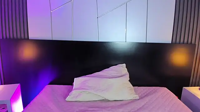 Snapshot of liz_goth chatting on 12.18.24 liz goth online show from 12.18.24