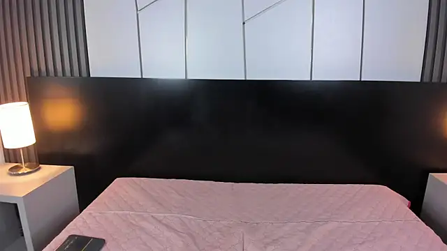 Snapshot of liz_goth chatting on 02.24.25 liz goth online show from 02.24.25