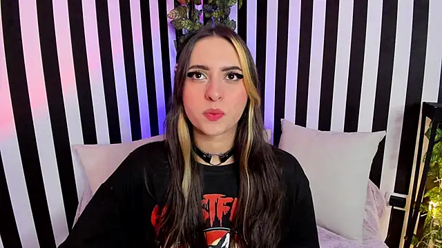 Snapshot of liz_goth chatting on 09.29.25 liz goth online show from 09.29.25